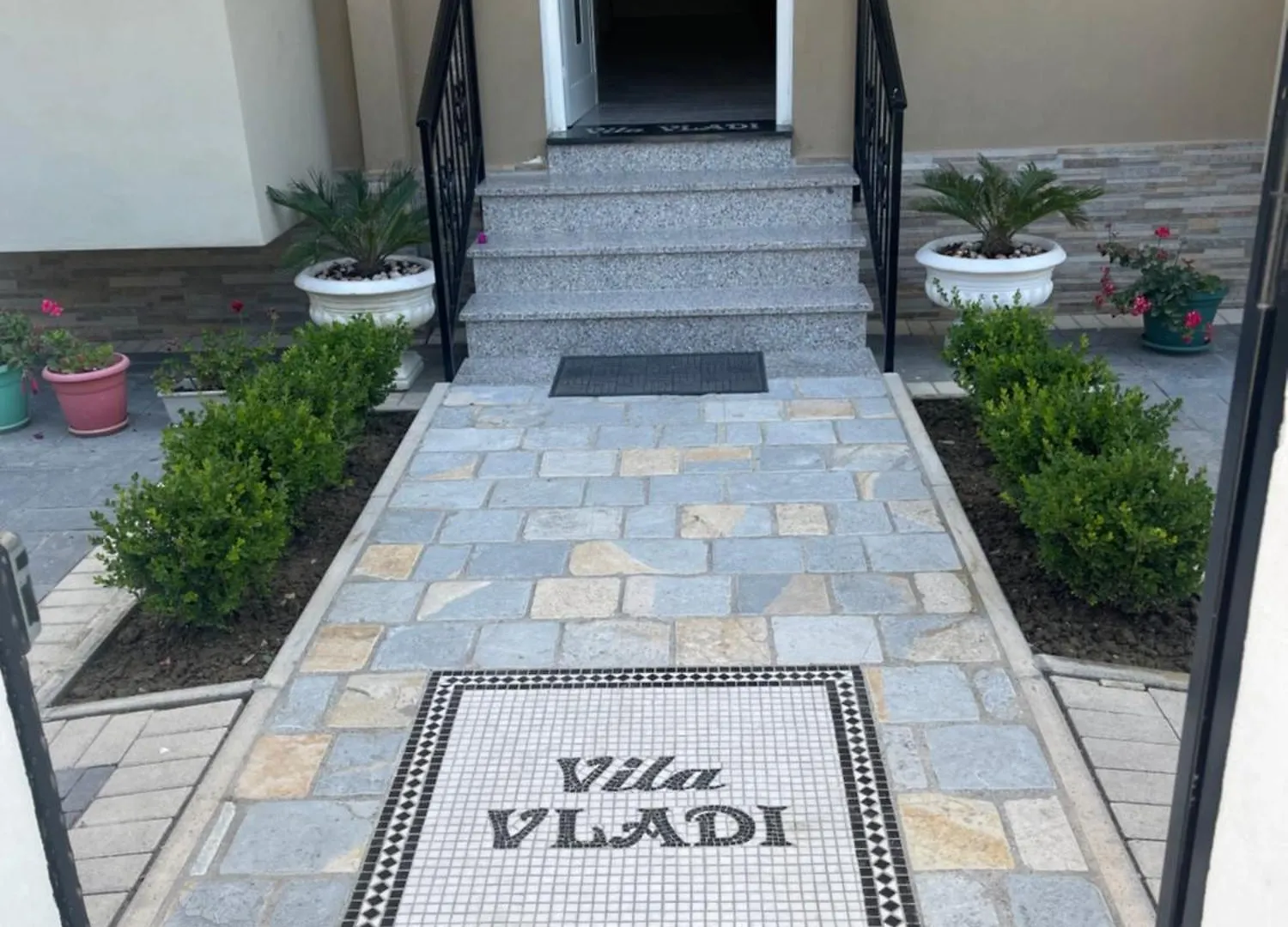 Vila Vladi Durrës Apartment